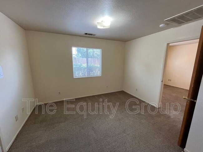 Building Photo - 62 N Villa St