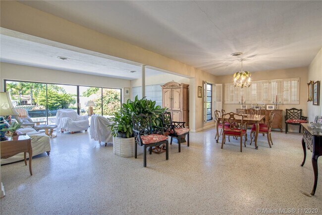 Foto del edificio - 12710 Hickory Rd