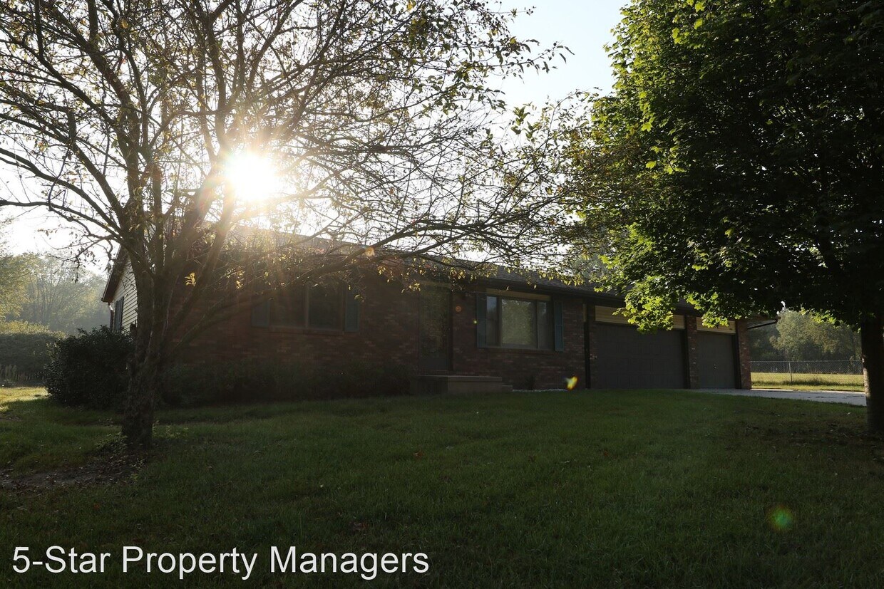 Primary Photo - 4 br, 3 bath House - 906-A Highland Drive