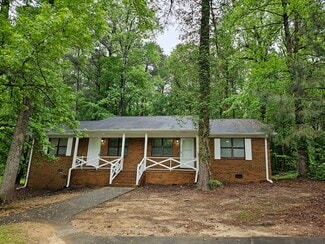 Building Photo - 1634 Nutmeg St