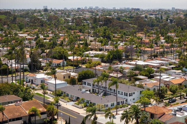 Foto del edificio - 5060 Marlborough Dr