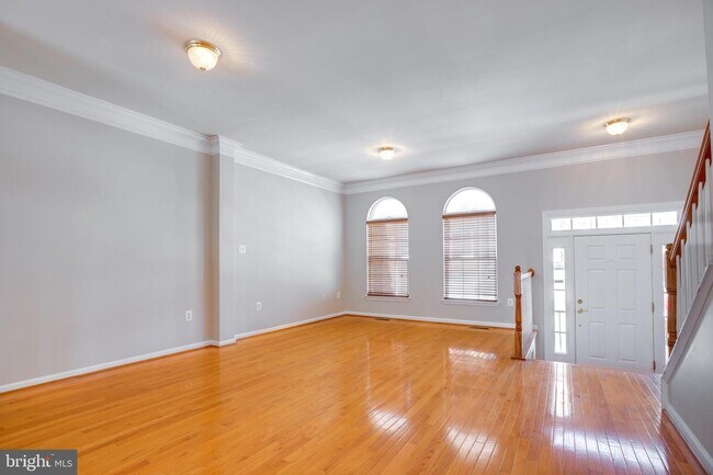 Building Photo - 4673 Carisbrooke Ln