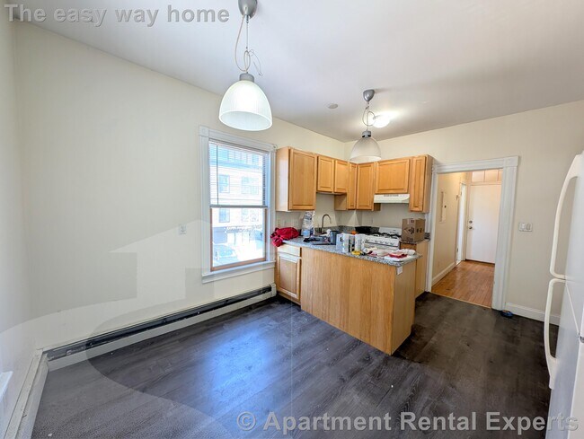 Photo - 392 Washington St Apartment