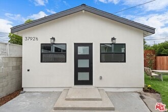 Building Photo - 3792 S Van Ness Ave