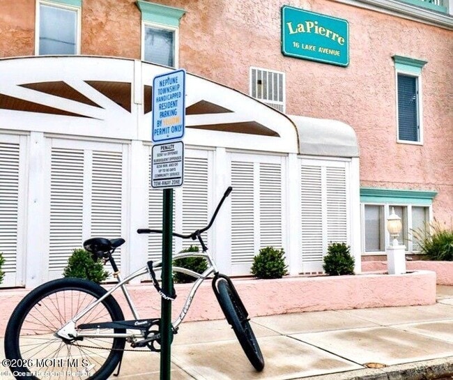 Foto del edificio - 16 Lake Ave