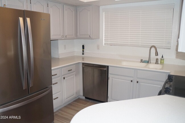 Building Photo - 5756 W Del Rio St