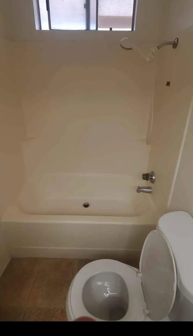 Building Photo - 3645 Country Oaks Loop