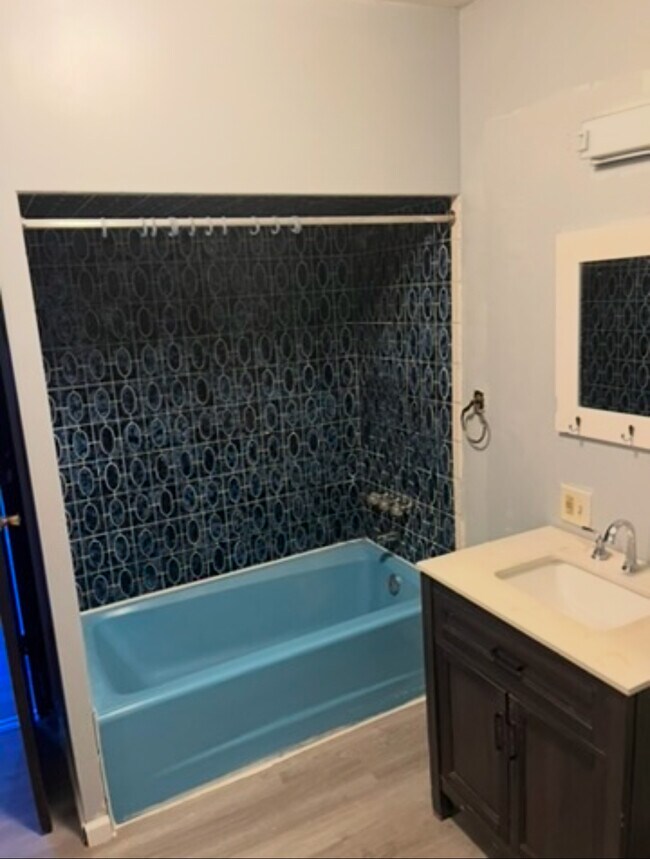 Baño remodelado - 534 Hamilton St