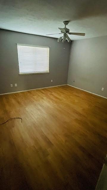 Foto del edificio - 524 Woodcrest Way