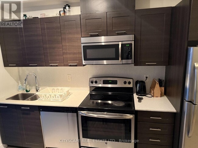 Building Photo - 20 Bruyeres Mews