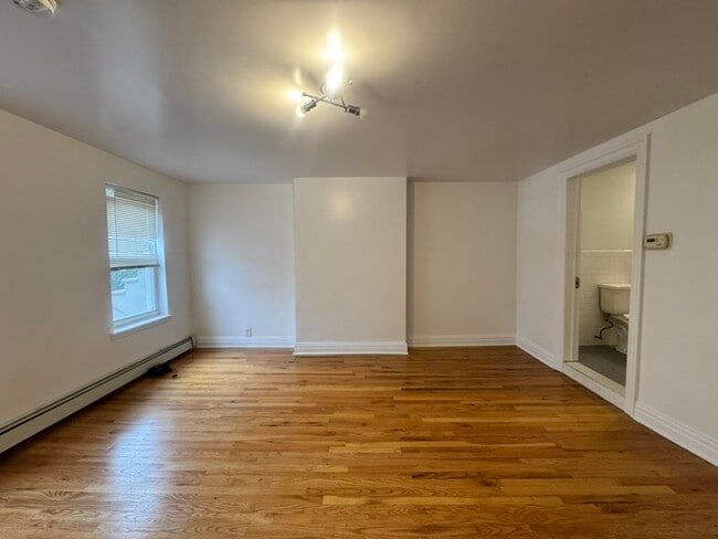 Building Photo - 146 Webster Ave