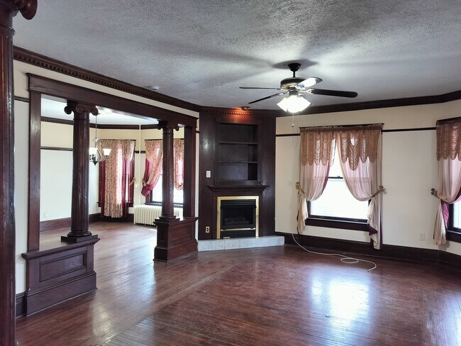 Building Photo - 255 Stockton St