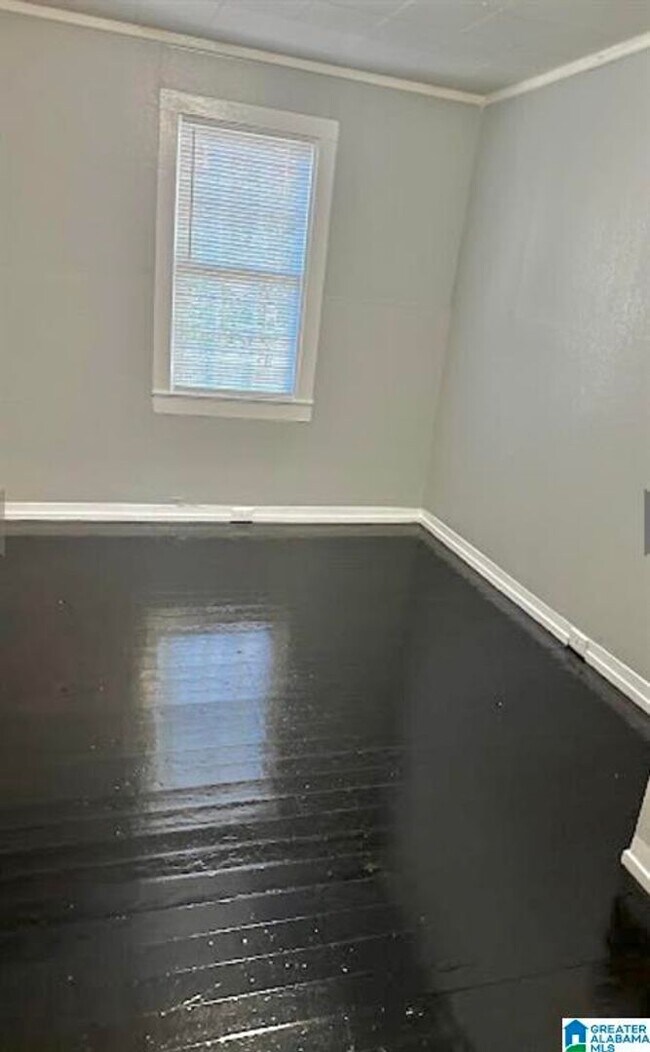 Foto del edificio - Newly Renovated 3 Bedroom 1 Bath Home Avai...