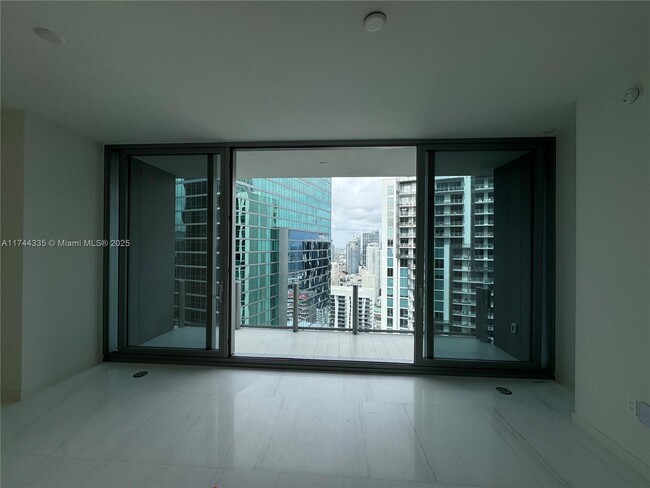 Foto del edificio - 300 Biscayne Blvd Way