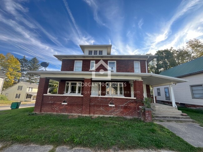 Building Photo - 228 N 11th St