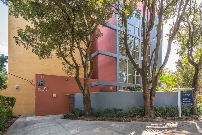 Foto del edificio - 2756 Day Ave