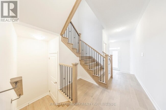 Photo du bâtiment - 1811 Narcissus Gdns