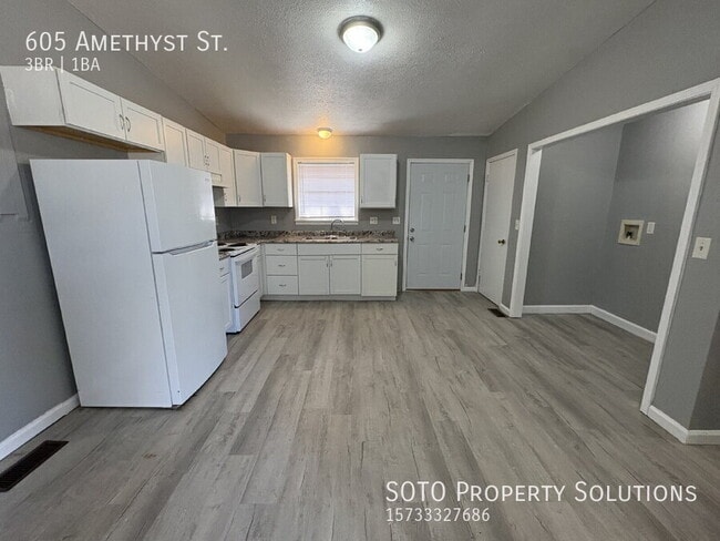 Foto del edificio - 605 Amethyst St