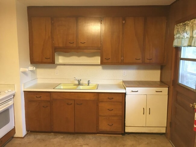 Building Photo - 129 W Blythe Cir