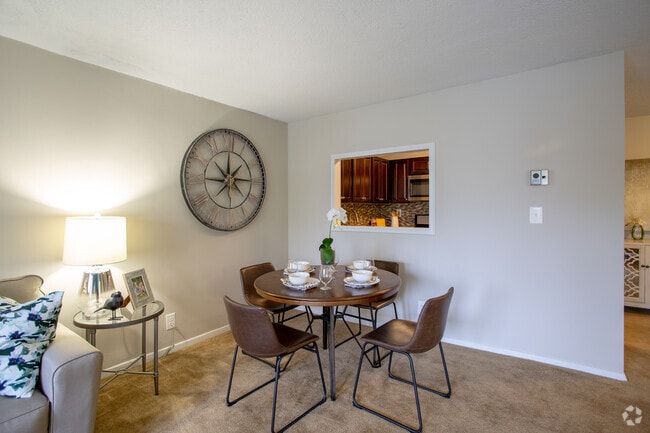 Model - Dining Room - Premier at Cherry Hill
