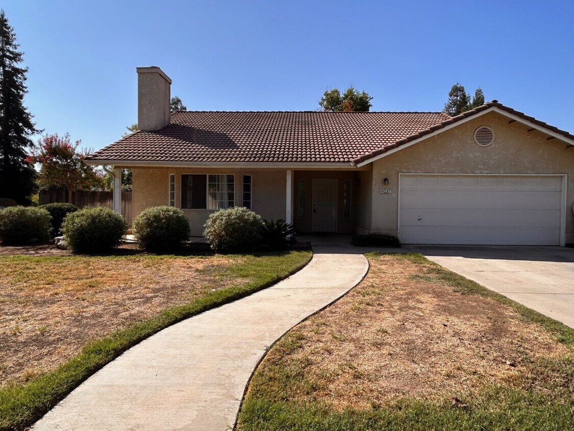 Foto principal - Nice home for rent in Visalia