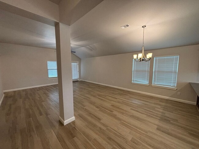 Building Photo - Wonderful 3 Bed 2 Bath Home in Norman