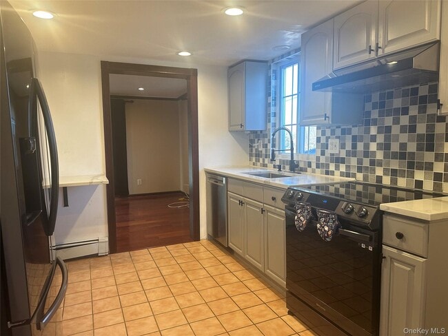 Building Photo - 524 Jerusalem Ave