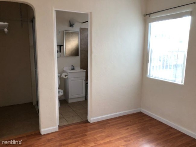 Building Photo - 1 br, 1 bath Apartment - 1277 Essex Street