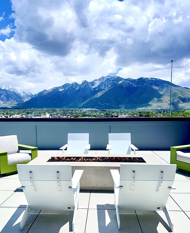 Rooftop Sports Lounge - Skyline Peaks
