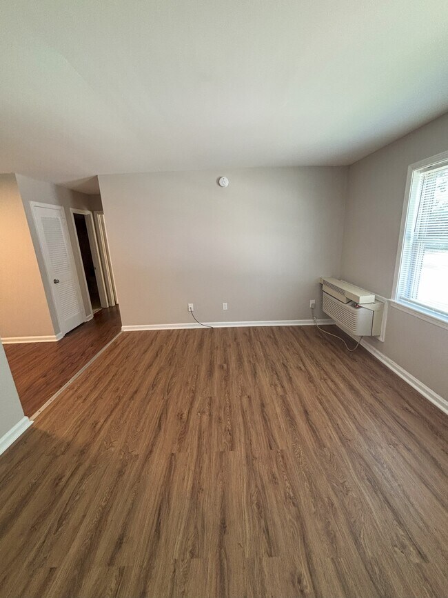 Foto del edificio - 1501 Charter East Cir
