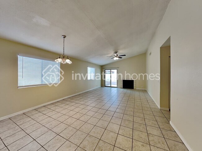 Foto del edificio - 10017 N 66th Ave