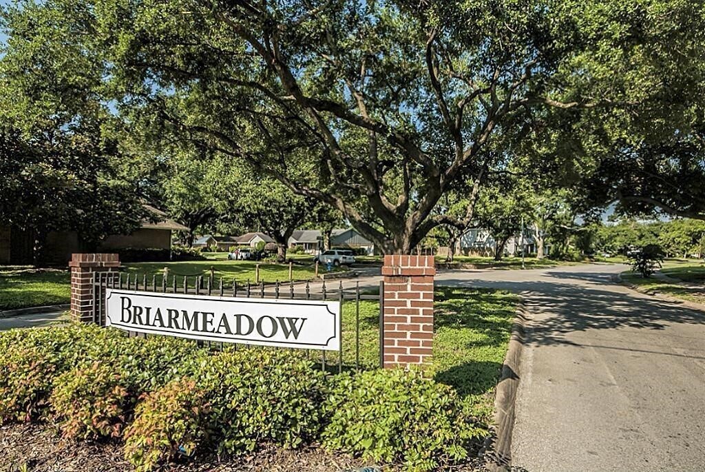 Foto del edificio - 7539 Highmeadow Dr