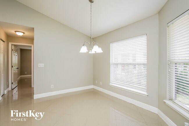 Foto del edificio - 2244 Carnaby Ct