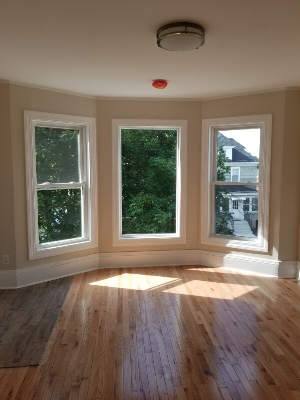 Building Photo - 137 Tennyson Ave