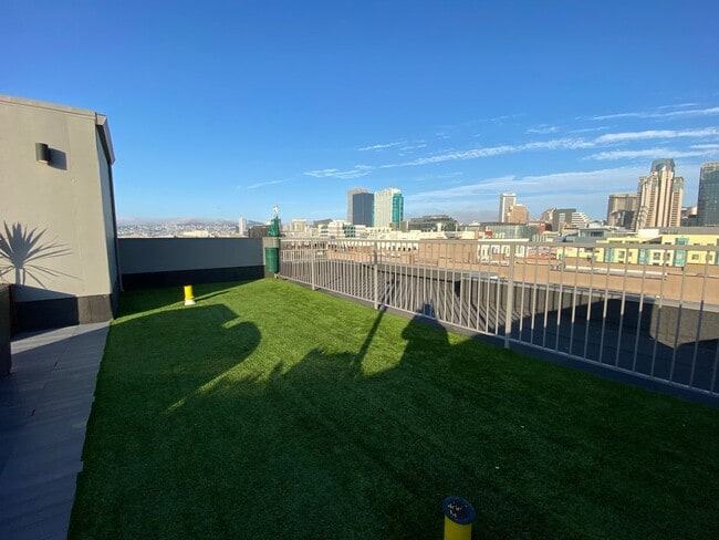 Interior Photo - 750 Harrison St