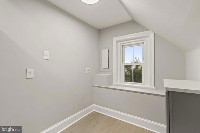 Foto del edificio - 216 Collingdale Ave