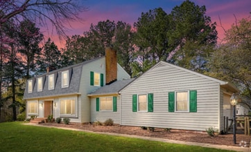 Building Photo - 10 Bridle Path Ln