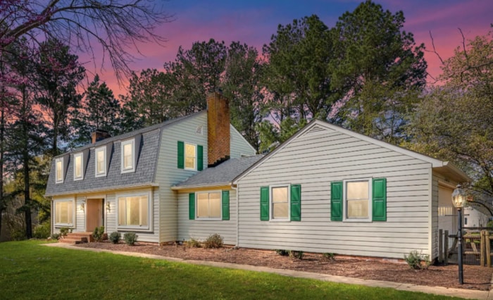 Primary Photo - 10 Bridle Path Ln