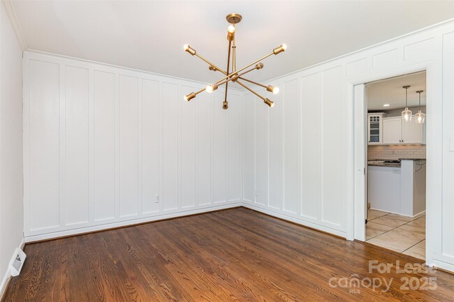 Building Photo - 6334 Fair Valley Dr