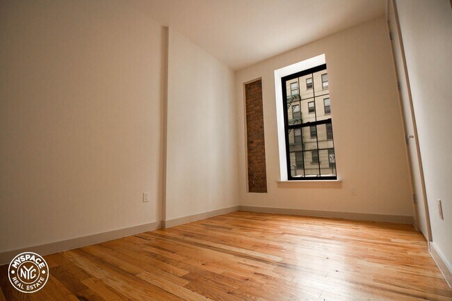 Foto del edificio - 707 St Johns Pl