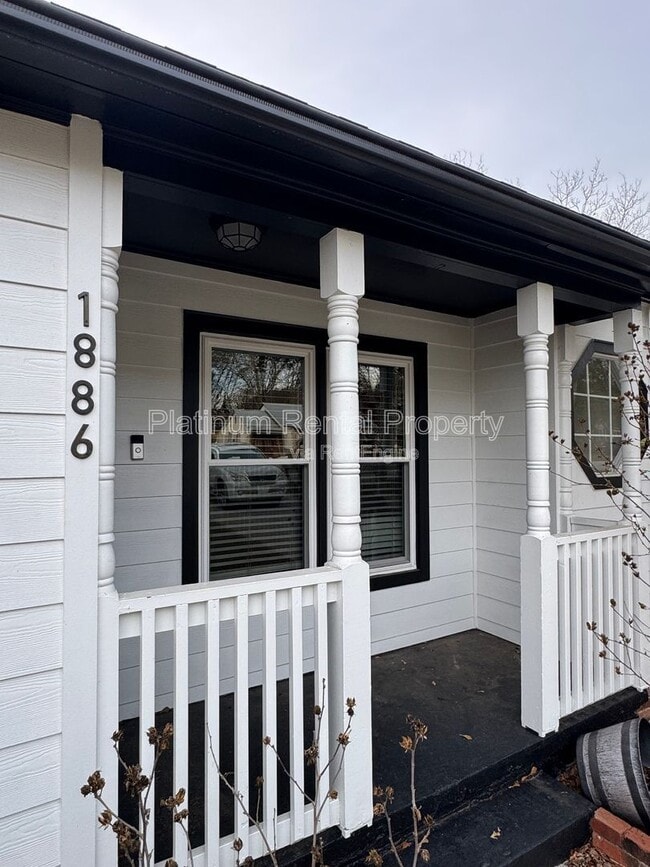 Photo - 1886 Benson Ave SE House