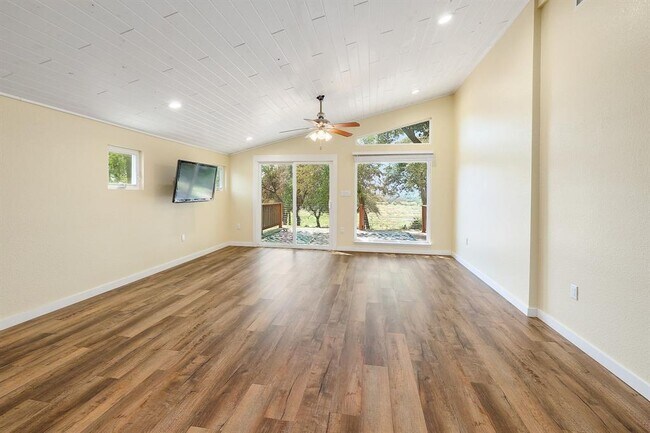 Building Photo - 337 Wilbarger Point