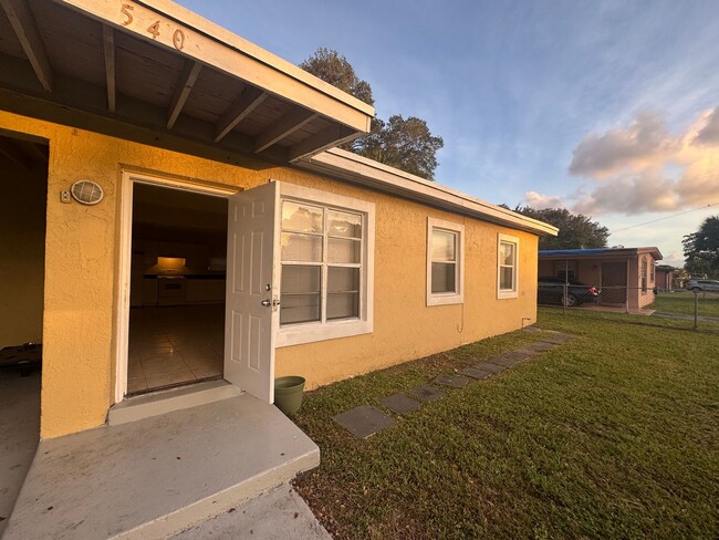 Building Photo - 3-2 House