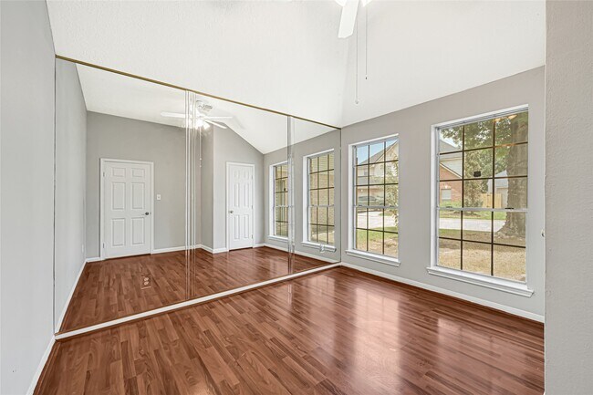 Foto del edificio - 10323 Emerald Pine Dr