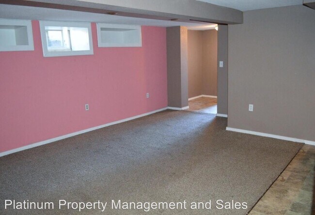 Building Photo - 523 Sunset Ave