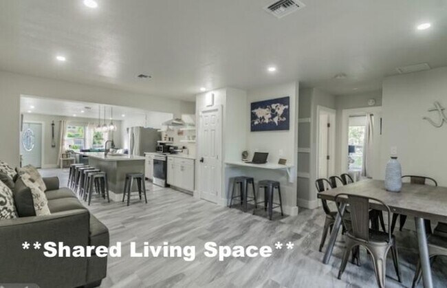 Building Photo - bedroom in Beverly Hills CA 90211