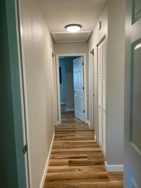 Foto del edificio - 43303 S 646 Rd