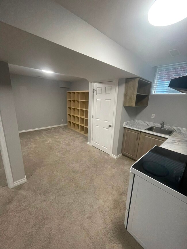 Building Photo - 45 Bowen Dr