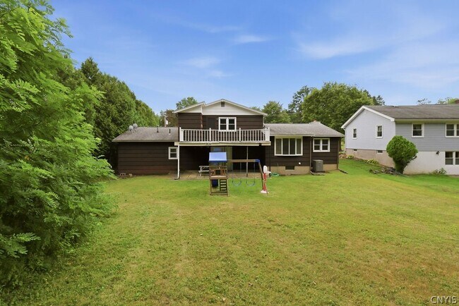 Foto del edificio - 115 Saybrook Ln