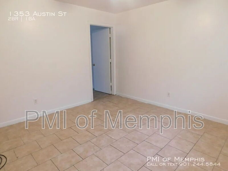 Foto principal - 1353 Austin St